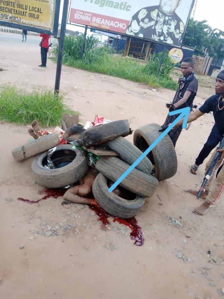 simon_ekpa's tweet photo. Here is the evidence of unknown gun men in the South East we call on international community to see the genocide against our people. This is @HQNigerianArmy and unknown gun men killing innocent people and blaming Biafra agitators @UN https://t.co/zL2enQbqrJ