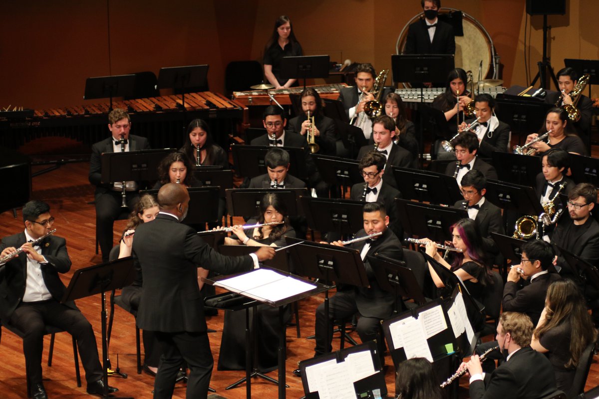 CSUFMusic's tweet photo. Dr. Gregory Whitmore leading #CSUFSymphonicWinds earlier this semester in Meng Hall! #CSUFMusic #CSUF #music #musicmajorlife https://t.co/qohOzSfFHw