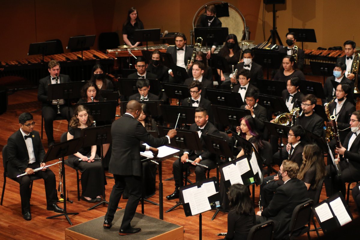 CSUFMusic's tweet photo. Dr. Gregory Whitmore leading #CSUFSymphonicWinds earlier this semester in Meng Hall! #CSUFMusic #CSUF #music #musicmajorlife https://t.co/qohOzSfFHw