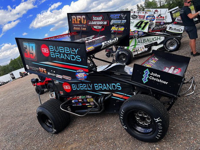 greberracing's tweet photo. We’d like to wish @CBellRacing and @SwindellSpdLab good luck tonight at @bridgeportspeed with @WorldofOutlaws. #Axles #TeamGreber https://t.co/RtTgiwF6YU