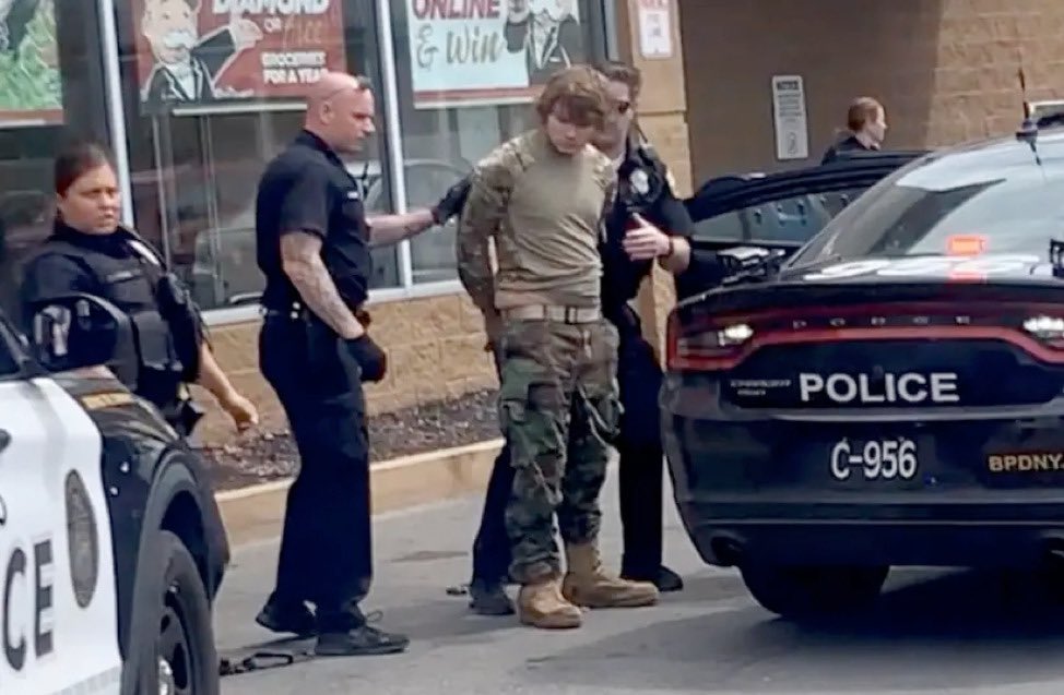 TheCCIBC's tweet photo. The Buffalo Supermarket shooter expressed accelerationist, Neo Nazi, and white supremacist views prior to his attack, most of which were documented in his manifesto. 

Read about this incident and the potency of online radical millieu at https://t.co/aKNSvhPF9c https://t.co/lz5ujXlxB7