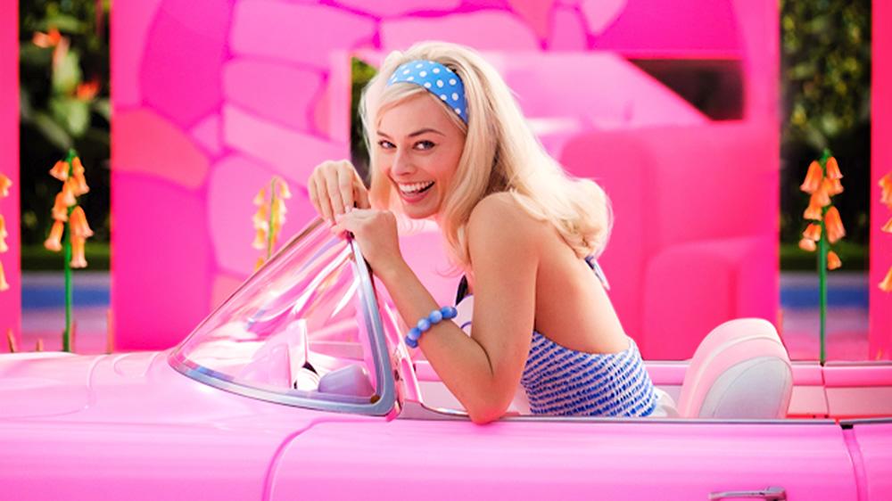 YahooEnt's tweet photo. Simu Liu chose Margot Robbie’s ‘Barbie’ after an agent said it’s one of the best scripts ever https://t.co/8cj52Zku2Z https://t.co/C7FFMkbCkT