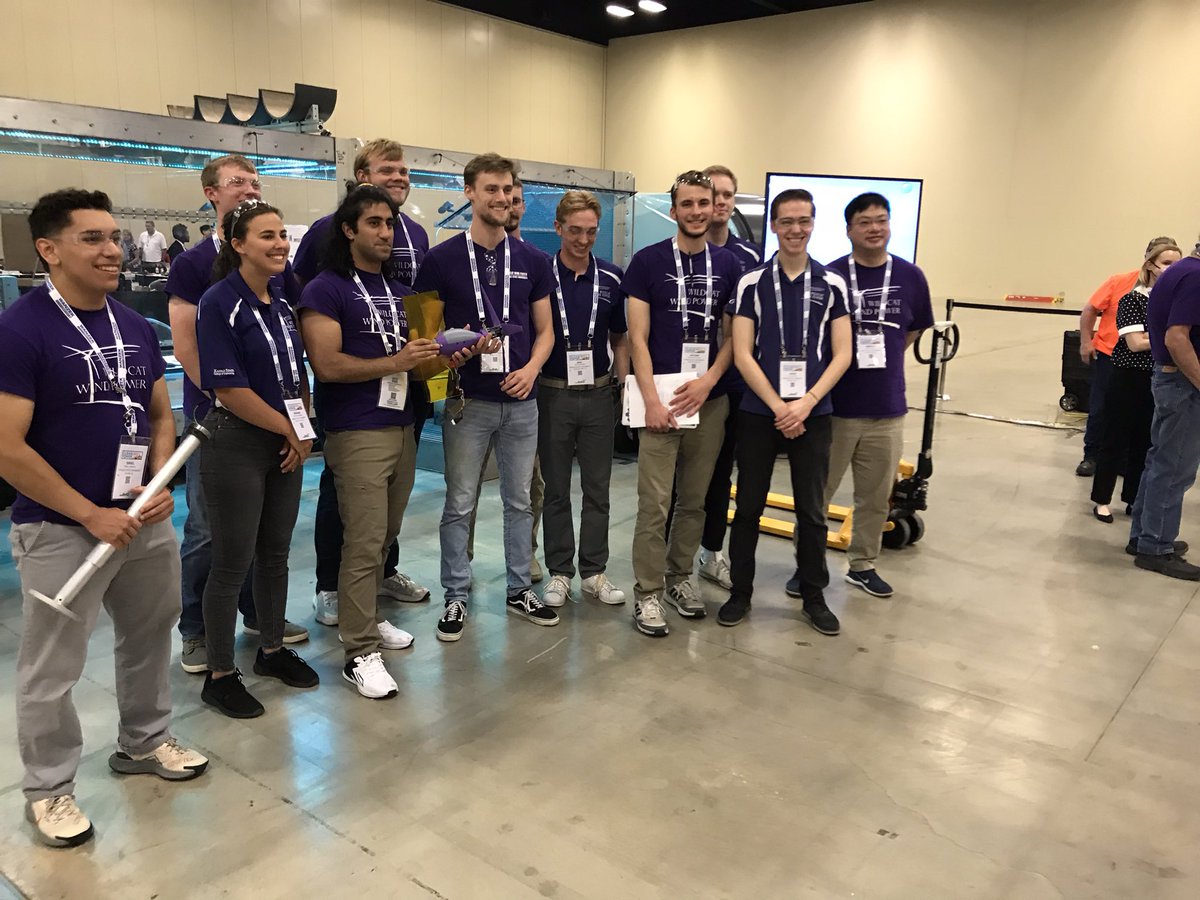 MrGHMSA6's tweet photo. Highlights of my day and new memories for my students 1) new team PR @ 62J  2) watching @KState Wildcat Wind Power team taking time after their turbine test sharing and answering questions with @hutchSTEMmagnet KidWind https://t.co/Kz9hGdMUQH