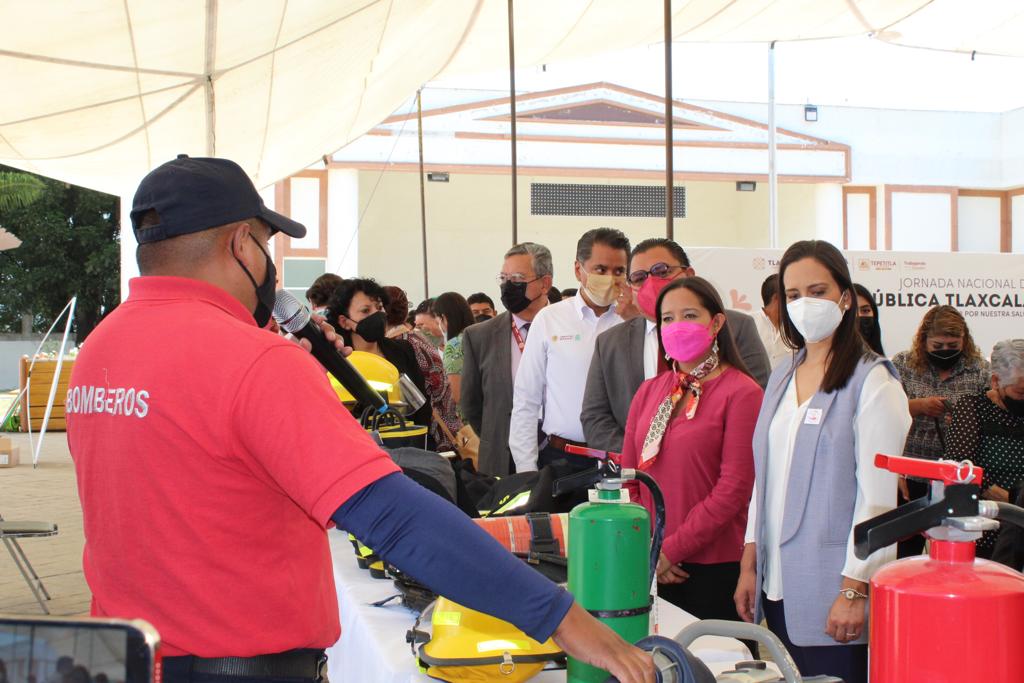 Fer_tlaxcala's tweet photo. Asistí a la inauguración de la Primera Jornada Nacional de #Salud Pública en #Tepetitla y tuve la oportunidad de compartir con los habitantes información sobre los programas de #Bienestar Integral de @bienestargobtlx. En #Tlaxcala, la salud de la gente es lo más importante. https://t.co/2TfYK9lvMn