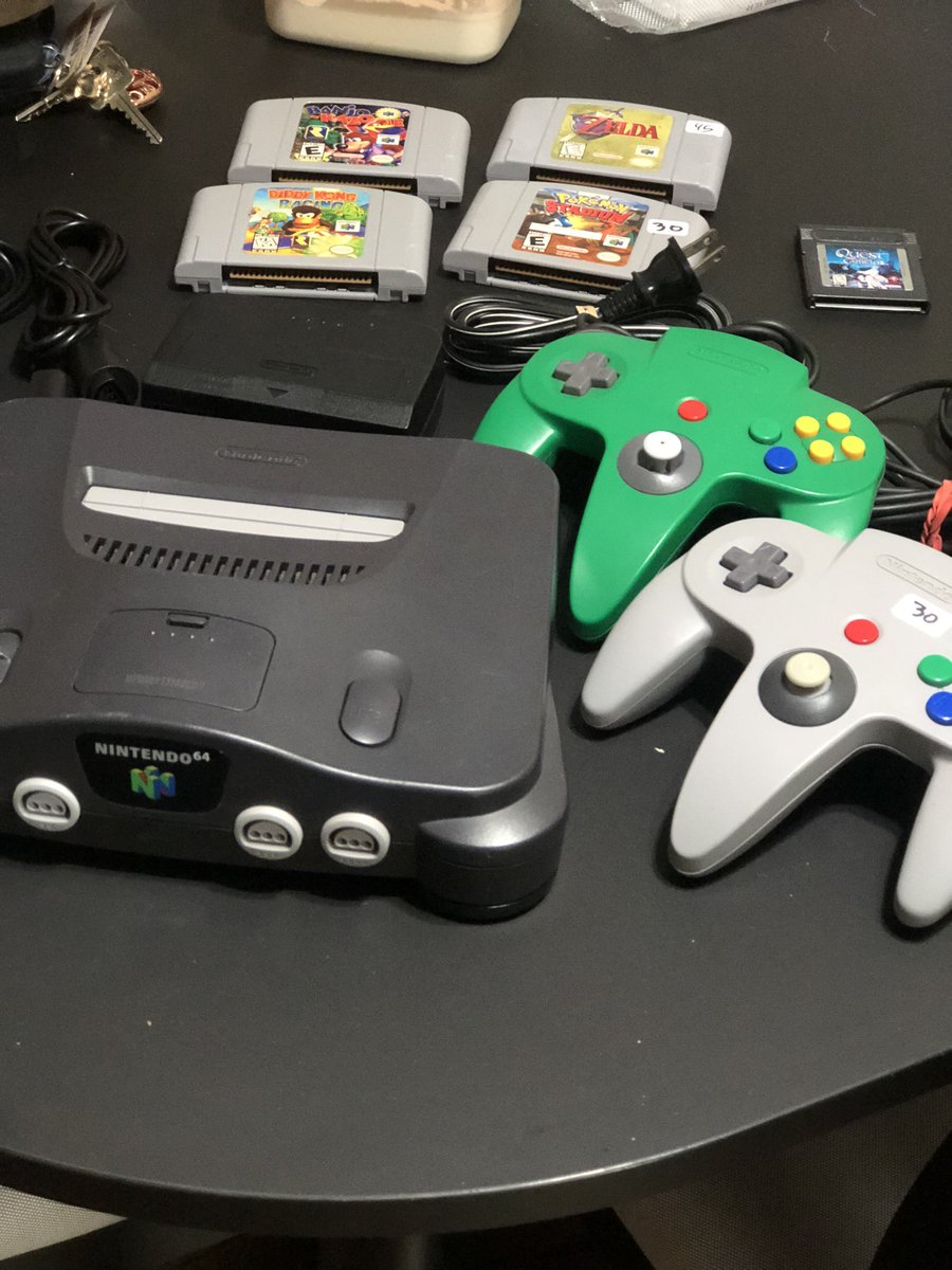 Sophi23's tweet photo. So the BF and I have been recently starting to buy more retro games and building our collection! Itโs been so much fun going out and checking out different stores in LA! #RetroGaming #LaVideoGames #GameTower #RetroRespawn #World8 #retrogames https://t.co/URp1fK3Xk4