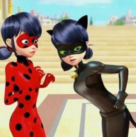 She’s so small she has to lean over to talk to herself 😭#mlbtwt