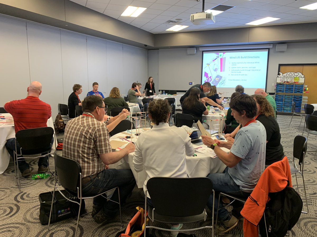 CELLuindy's tweet photo. That’s a wrap! Thanks to @1stMakerSpace and @ICIndiana for helping us MAKE the MAKE! Conference an incredible event! Share your favorite pics from the day with us! #MakerEdMoments https://t.co/DF8uhgqXJJ