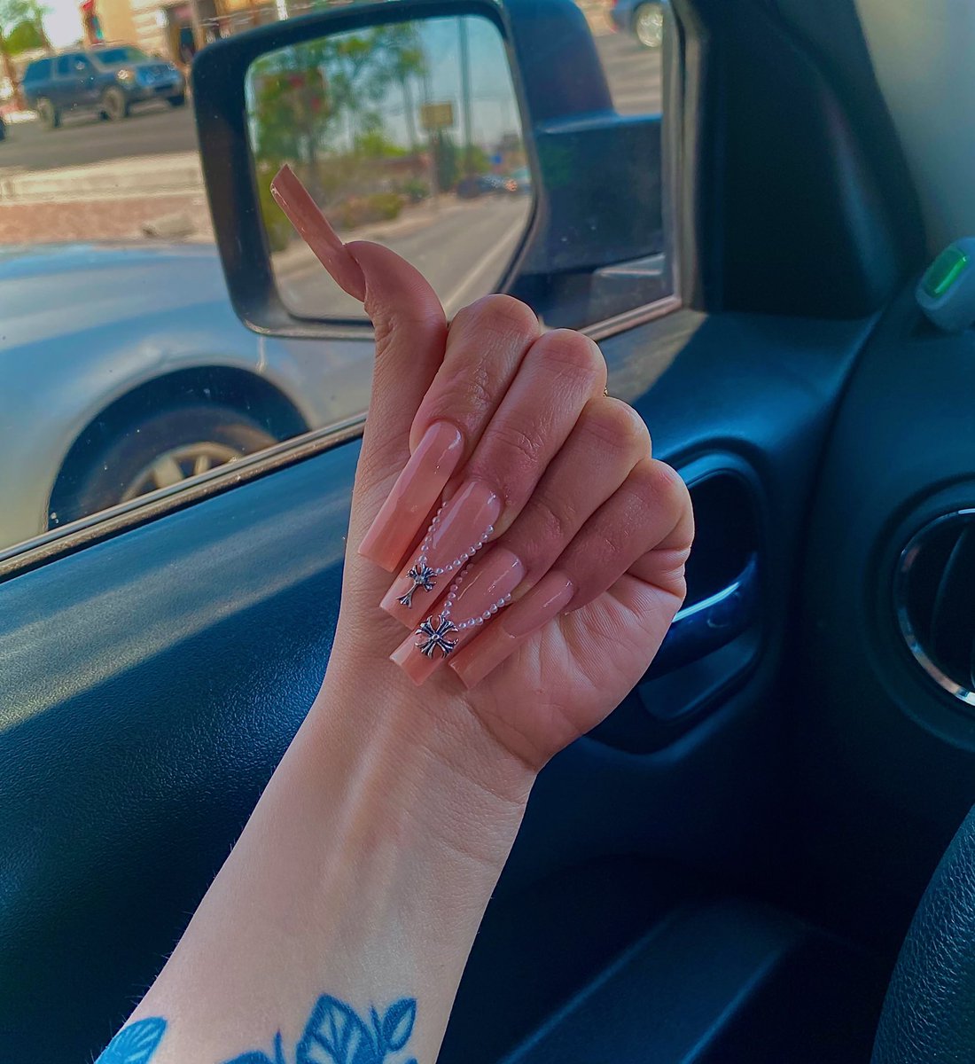 honeydipcyp's tweet image. #nailfie #freshAF #bombAF 💅🏼🌟