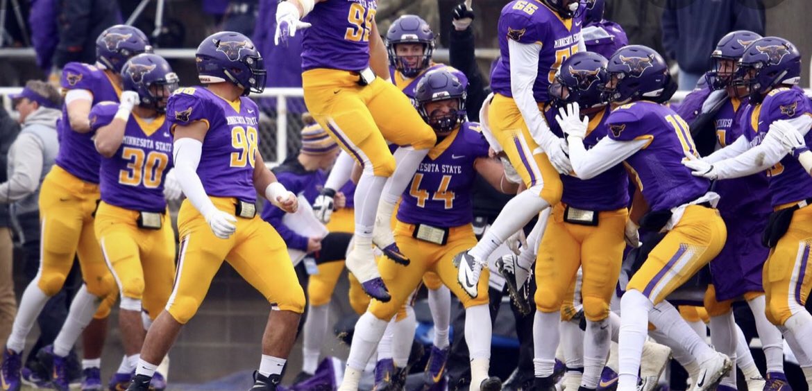 chrisB2_1's tweet photo. After a great conversation with @CoachHJones I’m blessed to receive my first offer from Mankato State !! #AGTG @77williehoward @cooperhawksFB https://t.co/E9QKK0PcpI
