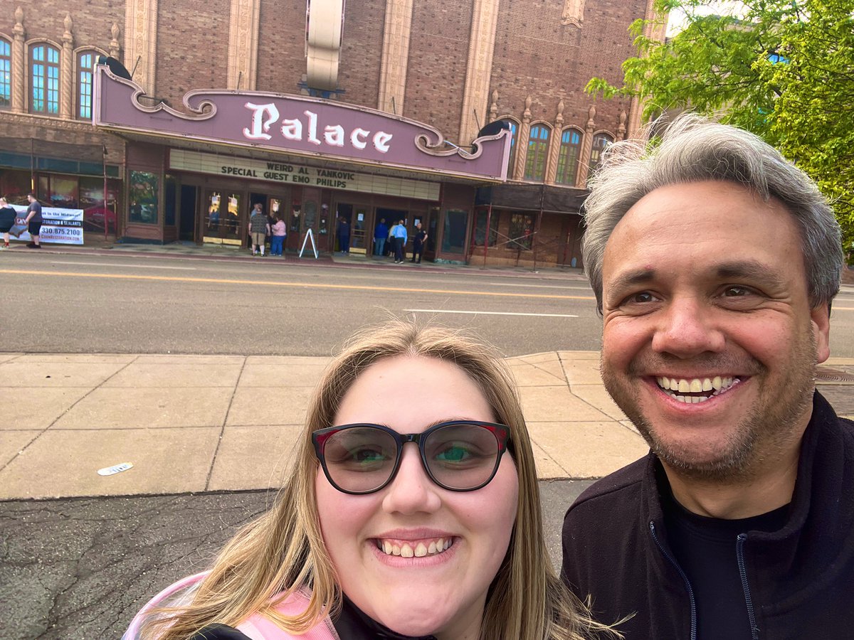 CreateWithSav's tweet photo. In Canton everyone is “Weird” tonight!
#weirdalyankovic #EMOPhilips #CantonPalaceTheatre @alyankovic @EmoPhilips @CantonPalaceThr #TheUnfortunateReturnOfTheRidiculouslySelfIndulgentIllAdvisedVanityTour @MattJasonRocks #MattJasonRocks #KeepRockin https://t.co/6YtYPFoUQ0
