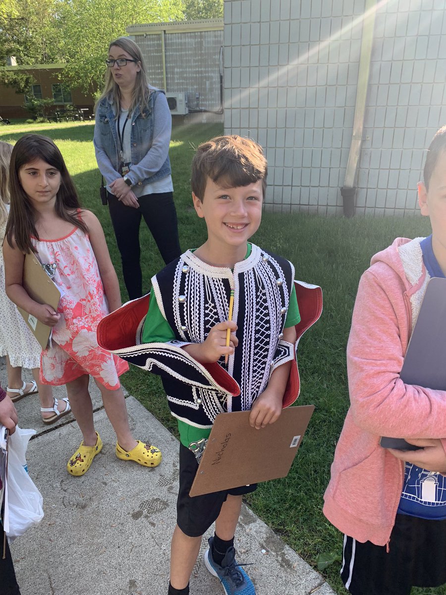 RocksGrade2's tweet photo. The second grade had a great time learning about immigration today. https://t.co/7jnyVtwwnv