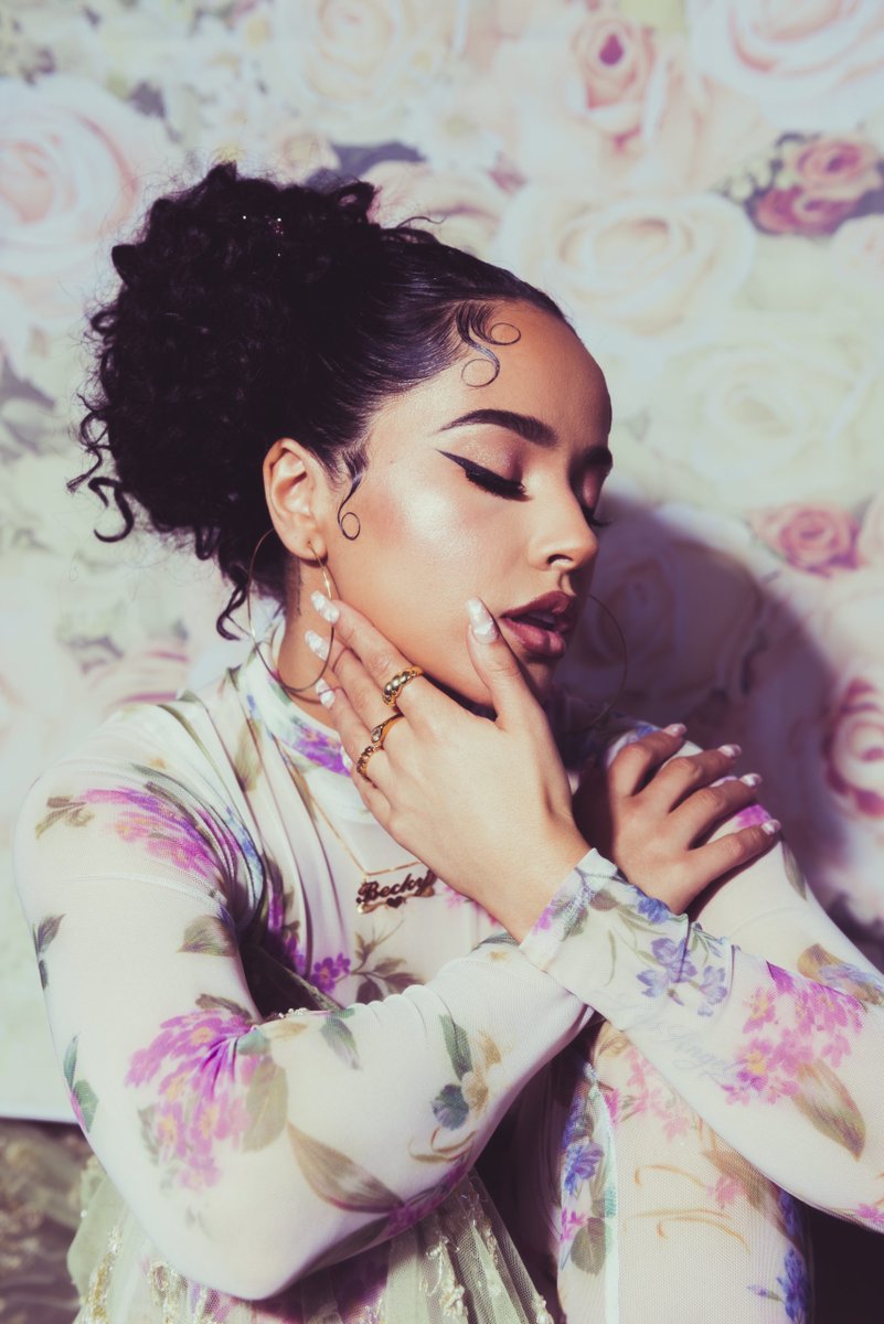 iambeckyg's tweet photo. FROM INGLEWOOD TO HOLLYWOOD 🥺 Muchas gracias @ladygunn por la entrevista 💜 Me encanto 🥰 #ESQUEMAS https://t.co/w4yoxTi5eI https://t.co/JArrPKGFbR
