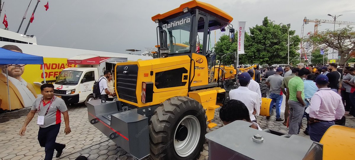 CVmagazine's tweet photo. Mahindra launched G75 Smart road master, it was unveiled by Anup Soni and Mahindra team. 
@Mahindra_Auto @followcii @CII_Excon
#profitkapartner #mahindraatexcon #mahindra #newlaunching https://t.co/qpObnJxoWD