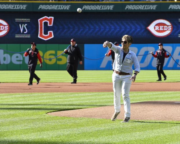 .@MarlaPerezD took the mound to throw out the ceremonial first pitch at tonight’s @CLEGuardians game. @NASAGlenn was invited as part of the Hometown Heroes celebration honoring members of the military, veterans, and federal employees. #Cleveland ⚾