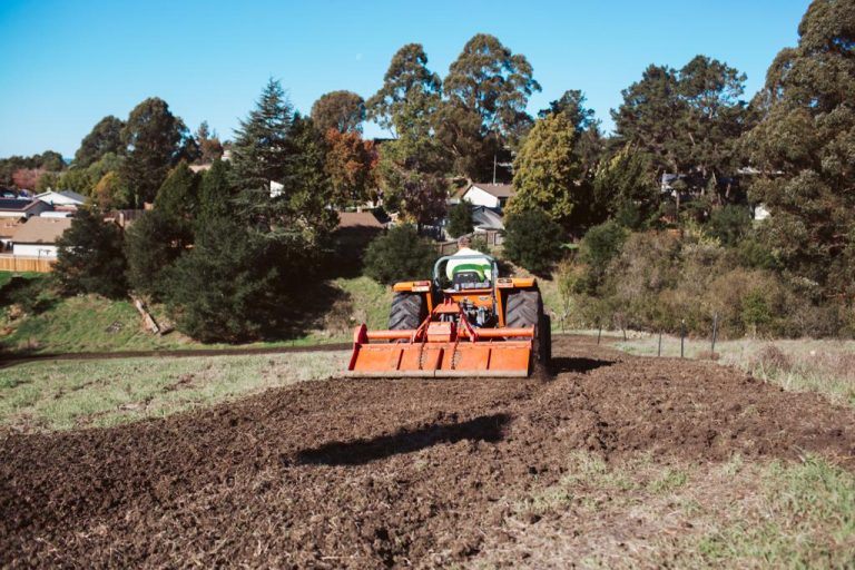 fruitguys's tweet photo. 2022 grantee highlight: Agroecology Commons, an agricultural nonprofit in El Sobrante, CA, will install drip irrigation, build a hoop house, &amp; add beehives as part of their Farmer-to-Farmer Training Program! 

Learn more: https://t.co/ZxKZ58XPYj

🌎 🌱#SmallFarmsBigImpacts #FGCF https://t.co/76cde7snRg