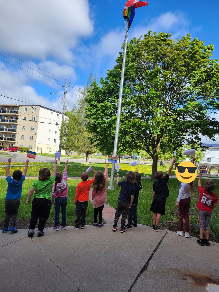 ElizabethLiane's tweet photo. @Hawley9999 @GlenSt1 @DDSBSchools @JackNigro @equity_DDSB Kindies were out there as well! https://t.co/EpOscl4mFF