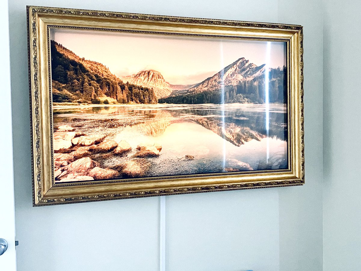 bluemermaidcove's tweet photo. I received my @decotvframes today and it is stunning! And made such a beautiful difference in our room!😍#decotvframe #tvframe https://t.co/M12gVTBof0