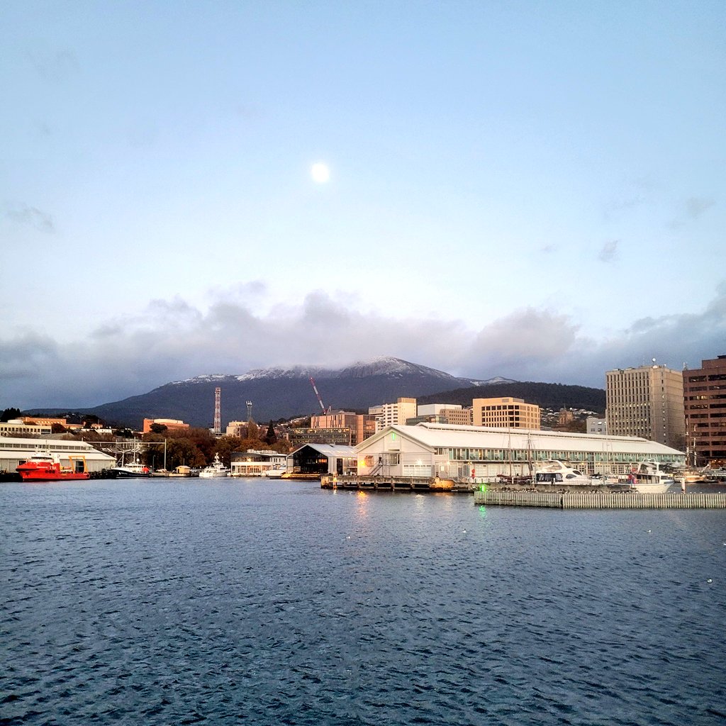 Hobart is so pretty with just a touch of snow on the mountain ❄⛄❤