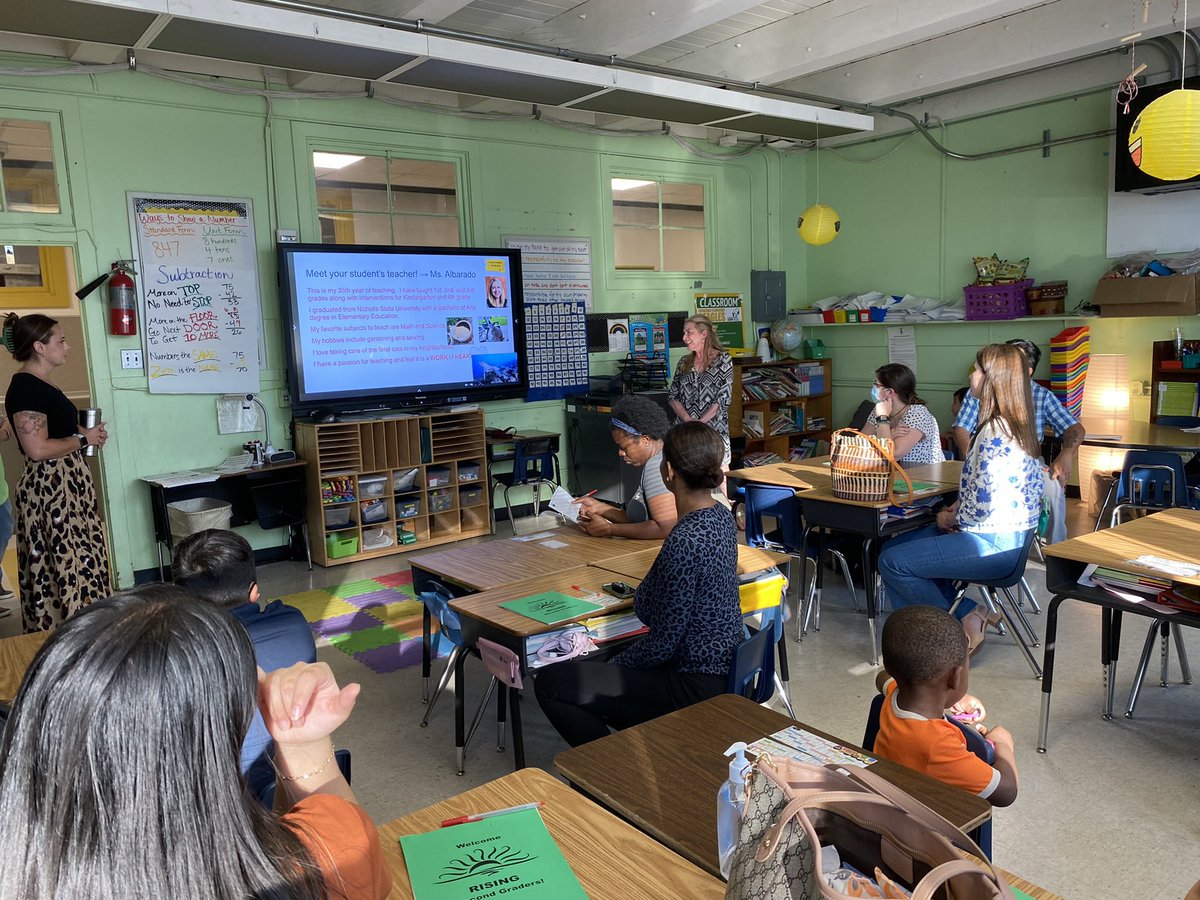 BridgedaleElem's tweet photo. Oh what a night! Our 1st Move Up Night was a success. @JasonJbeber @JPschools #successtobarkabout #beaglepride https://t.co/kFRA4cxbop