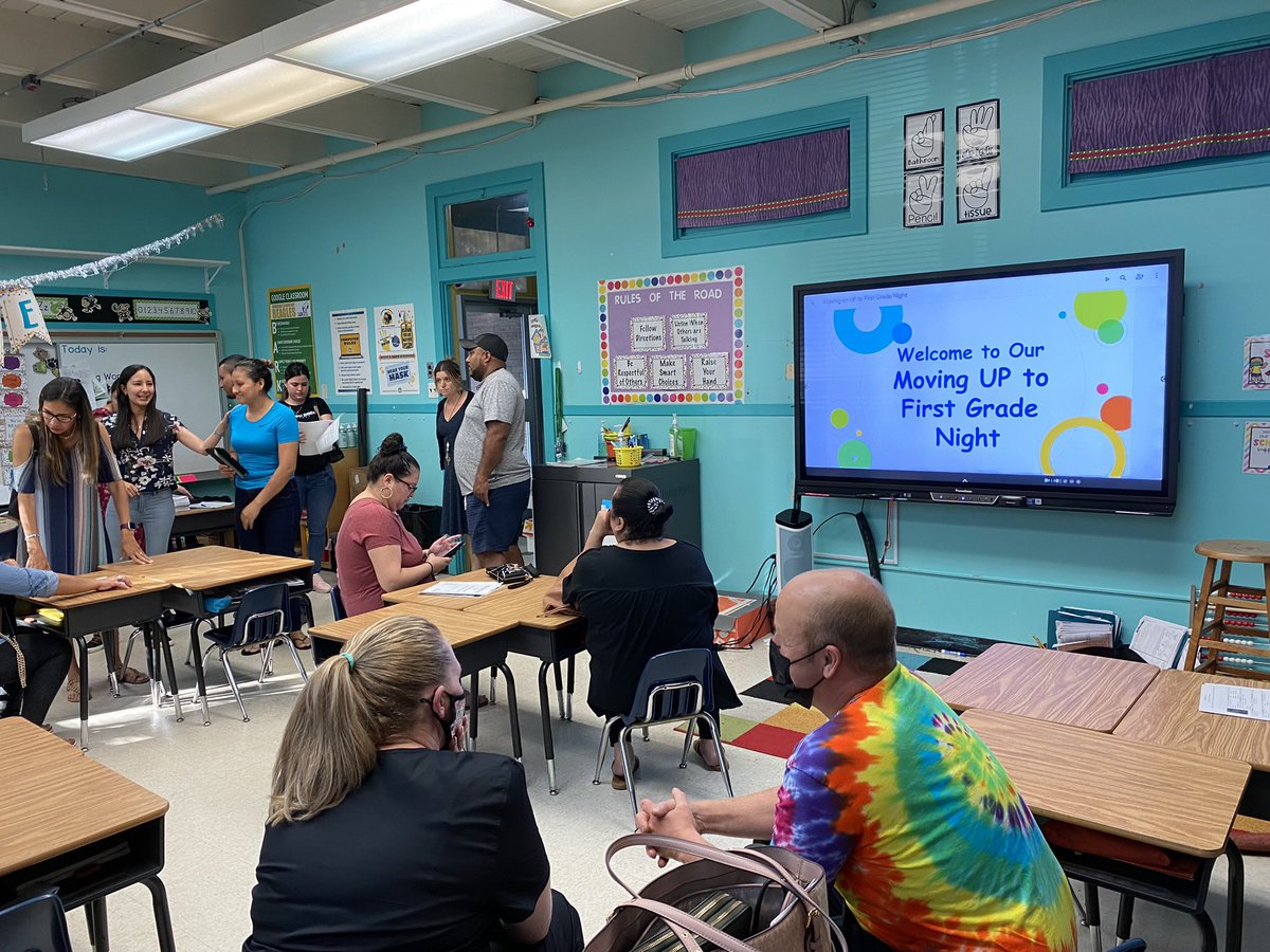 BridgedaleElem's tweet photo. Oh what a night! Our 1st Move Up Night was a success. @JasonJbeber @JPschools #successtobarkabout #beaglepride https://t.co/kFRA4cxbop