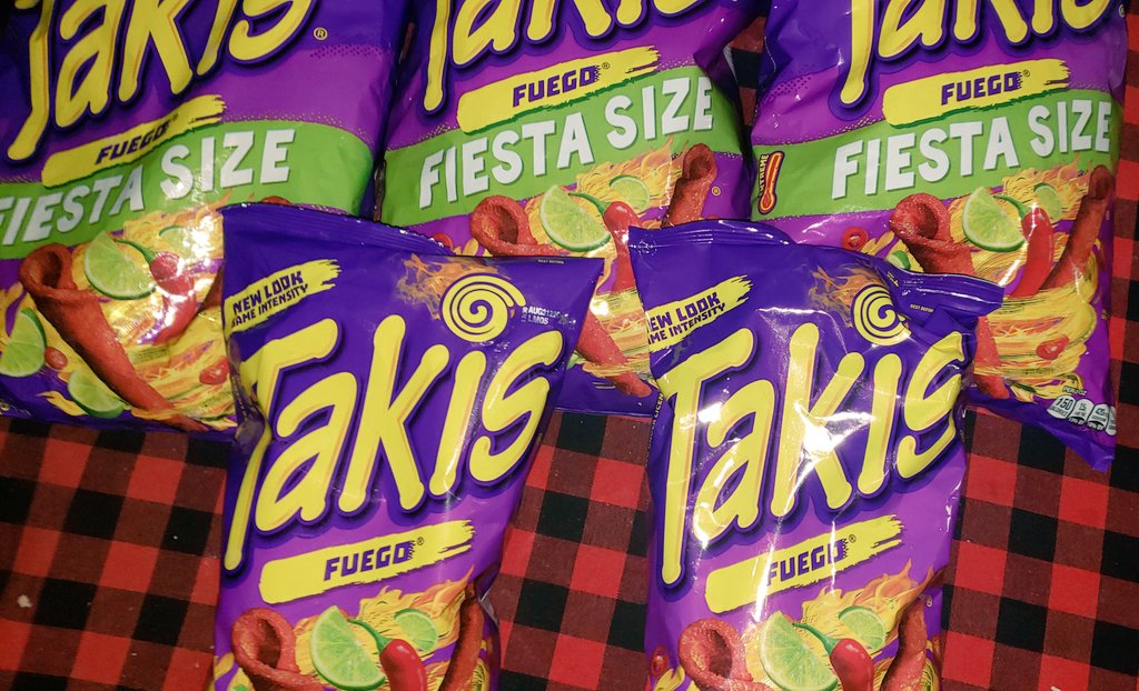 KreativityTV's tweet photo. I told y'all @TakisUSA is my favorite bag of chips! DAILY! 😇💯 #showteeth #9thgaming https://t.co/jDbr9qDBga
