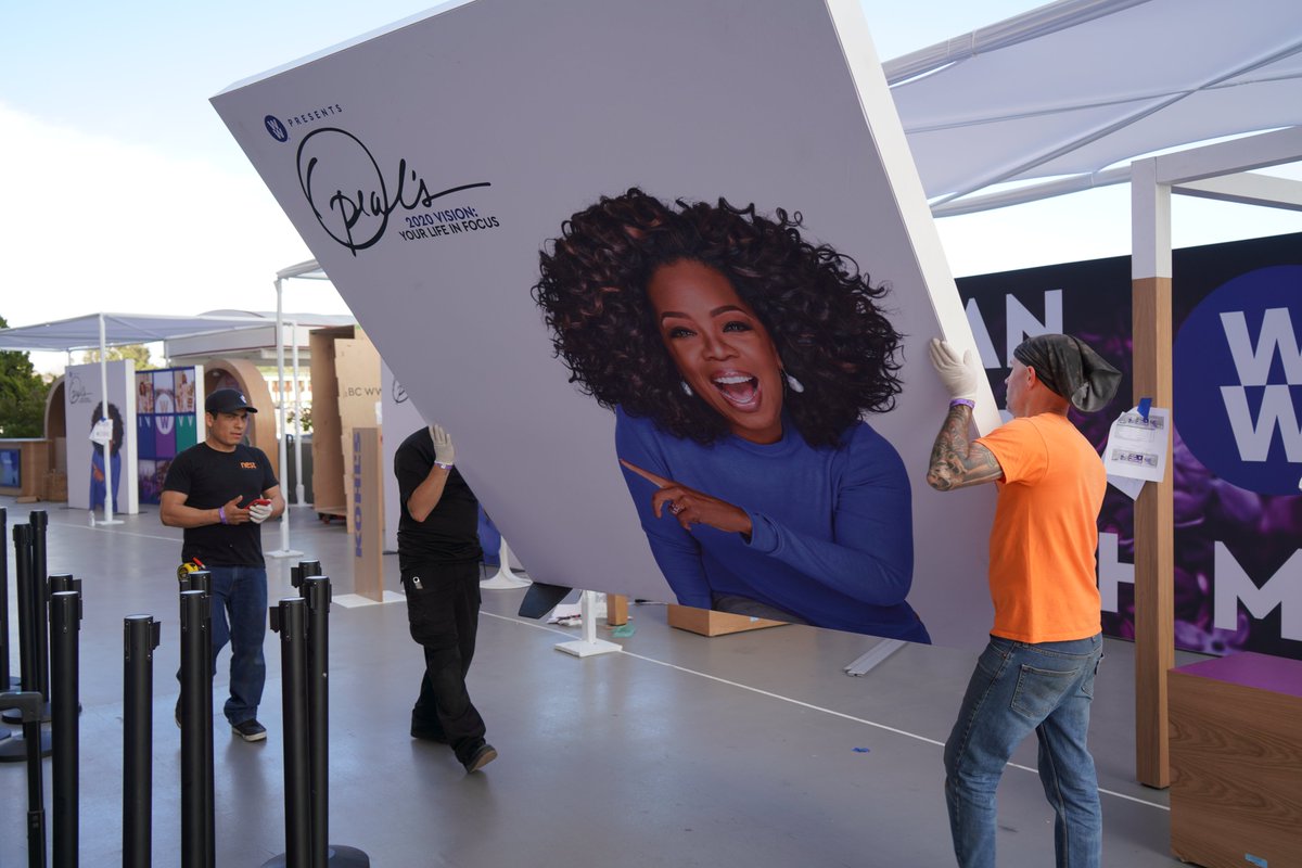 TopShelfNetwork's tweet photo. Iconic times. Throwback to our time with #Oprah https://t.co/lSMiWNIexB