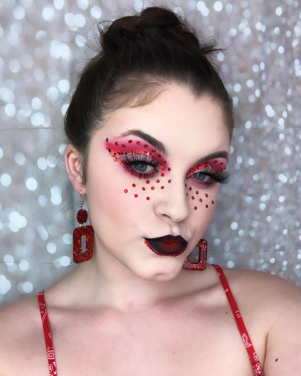 I really love this all red look I created today!! 

What do we think?🥰❤️