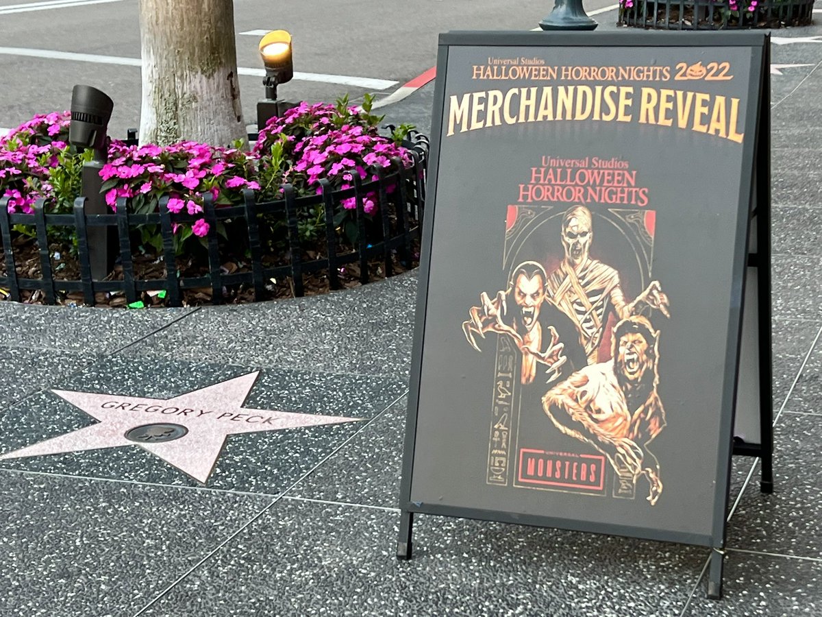 Halloween Horror Nights Plexiglass 2022