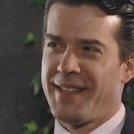 angfammiguel's tweet photo. Quem é que resiste? Quem? ❤❤
É muito lindo, meu Senhor 😍😍

#Foto #MiguelDeLeón #Novela #AlegrijesYRebujos #Televisa #Ano2003 https://t.co/Ty20ZZ4JaY