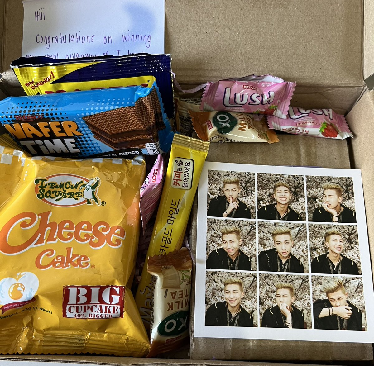 coupsnjoon's tweet photo. Been dreaming of this pc for such a long time and here it is! Thank you so much @lifesaverOT7 for the GA. Also, ty for the snacks, luv it 💖
#OT7Proofs https://t.co/1WlFOj4qhp