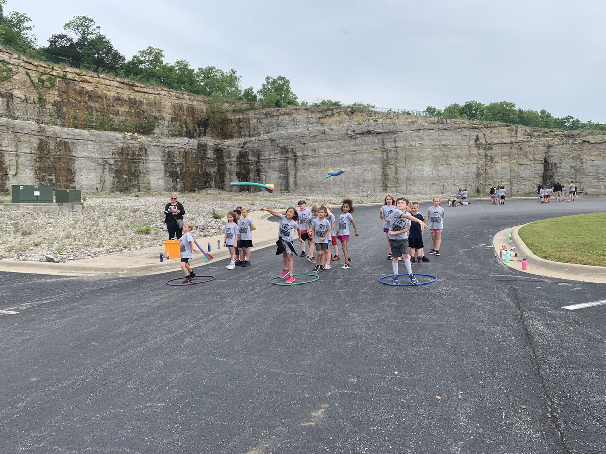 mrs_jackson209's tweet photo. Field Day fun!! @buchelem #wearebranson #fieldday2022 https://t.co/9PaOekAPYd