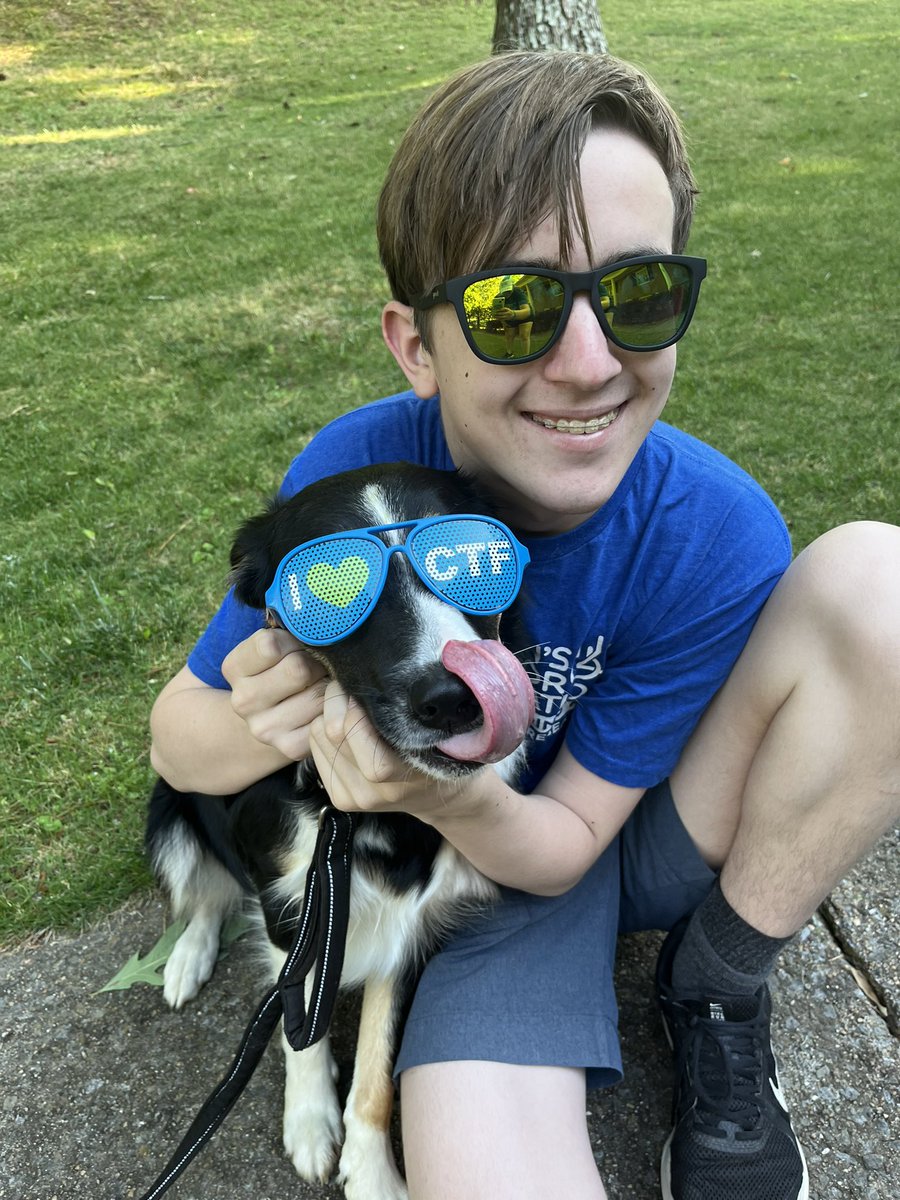 RenieMoss's tweet photo. It’s World NF Awareness Day so we ended our work and school day with a neighborhood stroll. #endnf #MakeNFVisible https://t.co/VUlBNs6V3U