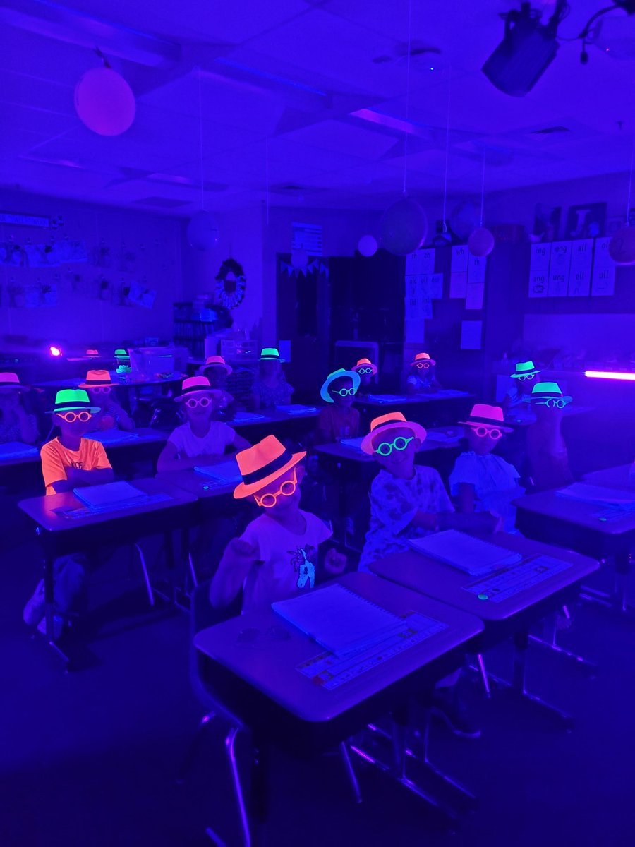 Monica Widdison (@monicawiddison) on Twitter photo Mrs. Jones' 1st Grade class at Freedom Elementary was glowing in math today. I'm so glad I got to see them in action. <a href="/WSD_DTandL/">WSD Digital Teaching & Learning</a> #edtech #weberschooldistrict Mrs. Jones' 1st Grade class at Freedom Elementary was glowing in math today. I'm so glad I got to see them in action. <a href="/WSD_DTandL/">WSD Digital Teaching & Learning</a> #edtech #weberschooldistrict