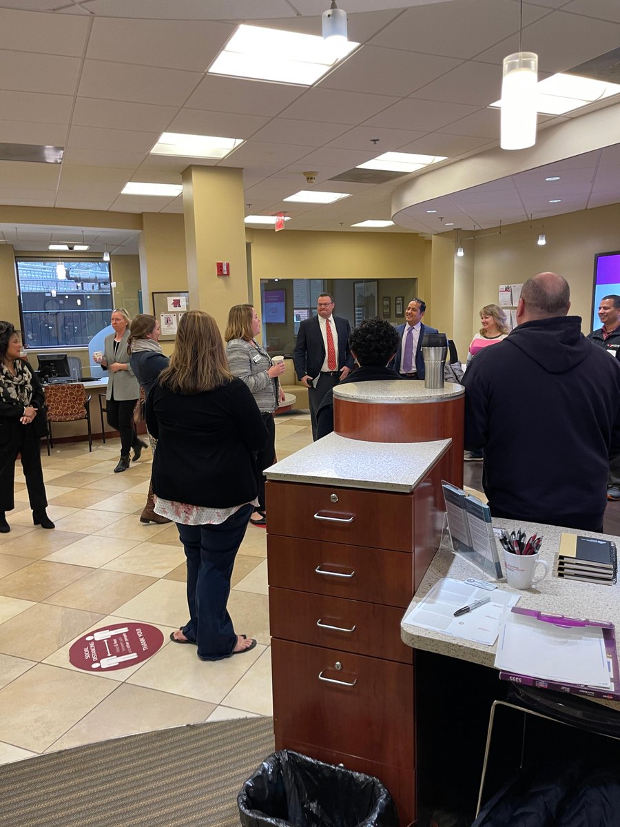ReadingCoopBank's tweet photo. We had a wonderful time being introduced to @FidelMaltez, the new Reading Town Manager, at our Haven Street Branch. We look forward to working with Fidel to serve our community! 

Thank you to @RepBradJones and the R-NR Chamber for attending. #LocalCommitment #ReadingMA https://t.co/XUnAfIFMWh