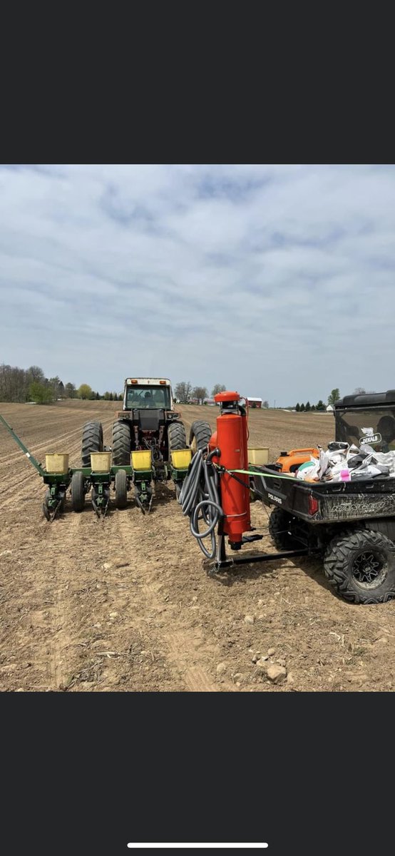 MSUMann's tweet image. BIG Thanks @NutrienAgRetail for the help with this @Asgrow_DEKALB plot in Hillsdale County! 

Looking forward to seeing our new products perform!  #Bayer4MI @DKCAS_MI