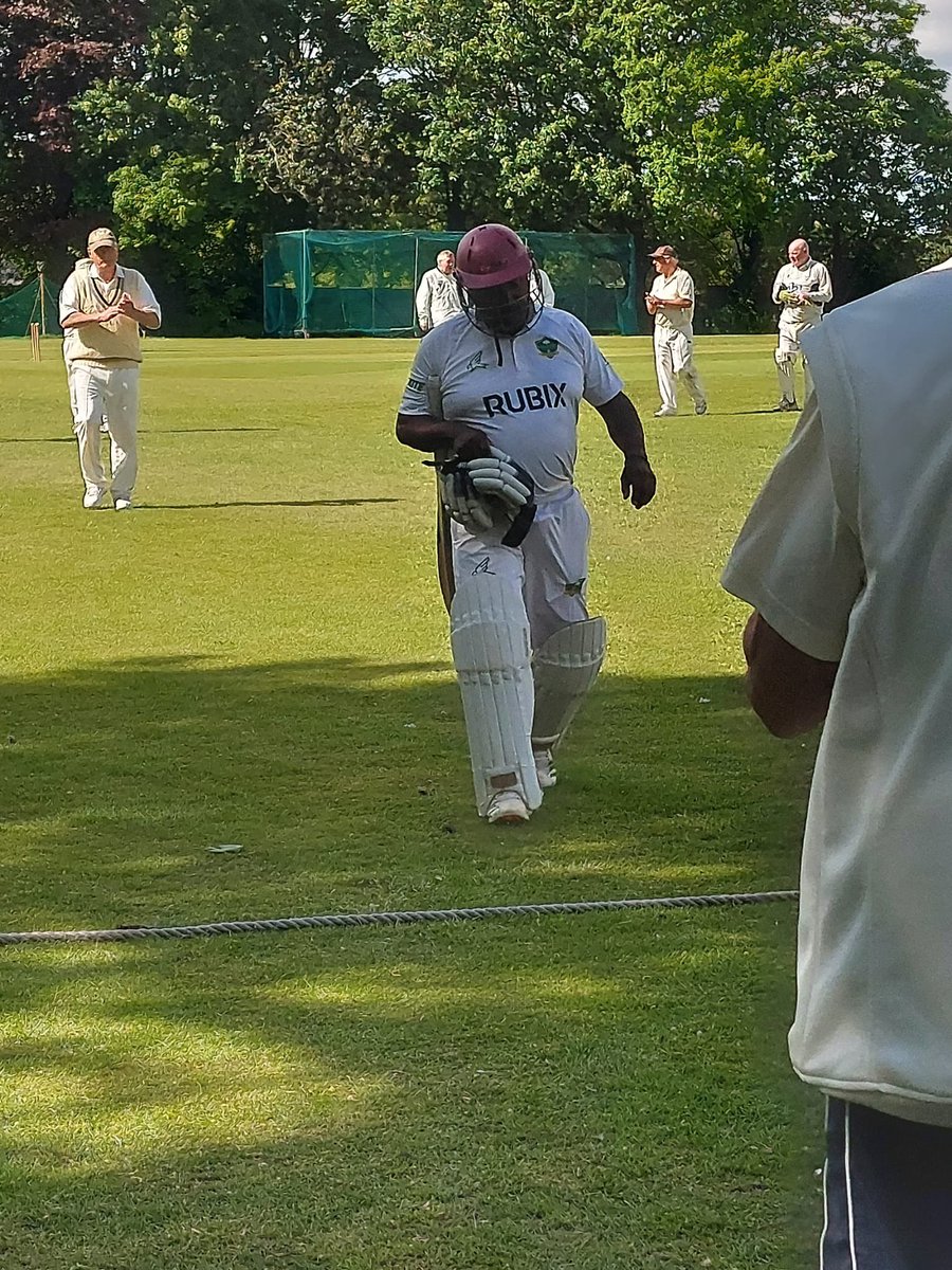 Mick Weir stars for Warwickshire over 60s side. 

earlswood.club/news/mick-weir…