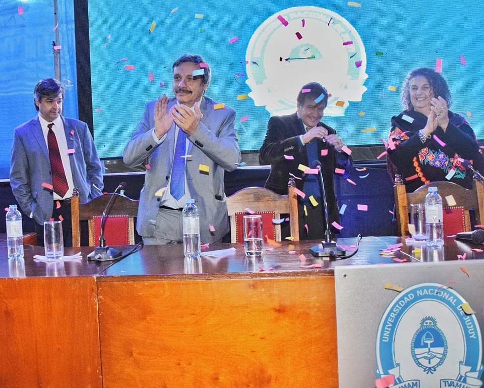 unjuonline's tweet photo. tras 8 años de gestión del Lic. @rodolfotecchi.

Más información en https://t.co/kGFX2e1rpc https://t.co/KtUaoyh3b3
