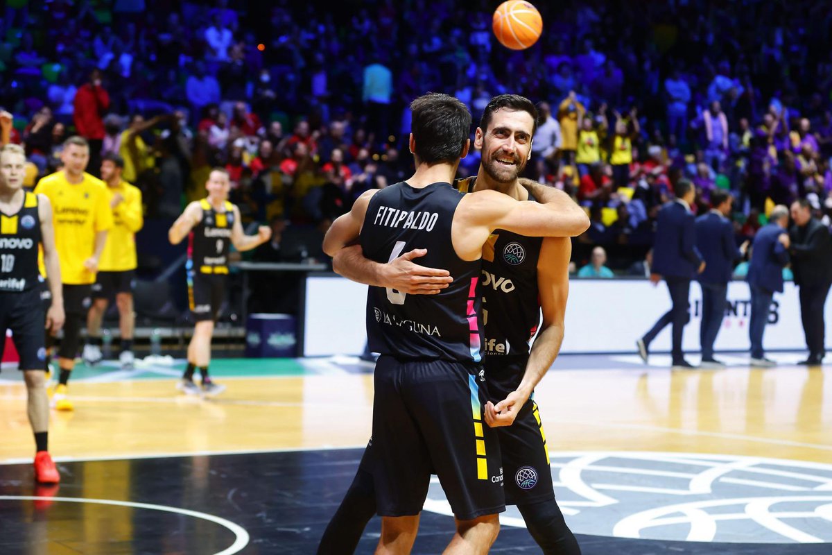 SERdepbaleares's tweet photo. 🔊 SER PODCAST

💥🏀 NUEVO EPISODIO DEL #3c3

🏆 UN CAMPEÓN DE EUROPA SE ATA LAS BOTAS DEL 1c1

🗣 @jsastre15 tras ganar la @BasketballCL con @CB1939Canarias

➡️ "Yo no estuve tranquilo en ningún momento"
➡️ Su primer año con Marcelinho y Shermadini

🔊 https://t.co/metzKXsqGK https://t.co/YjbDA7PyV6