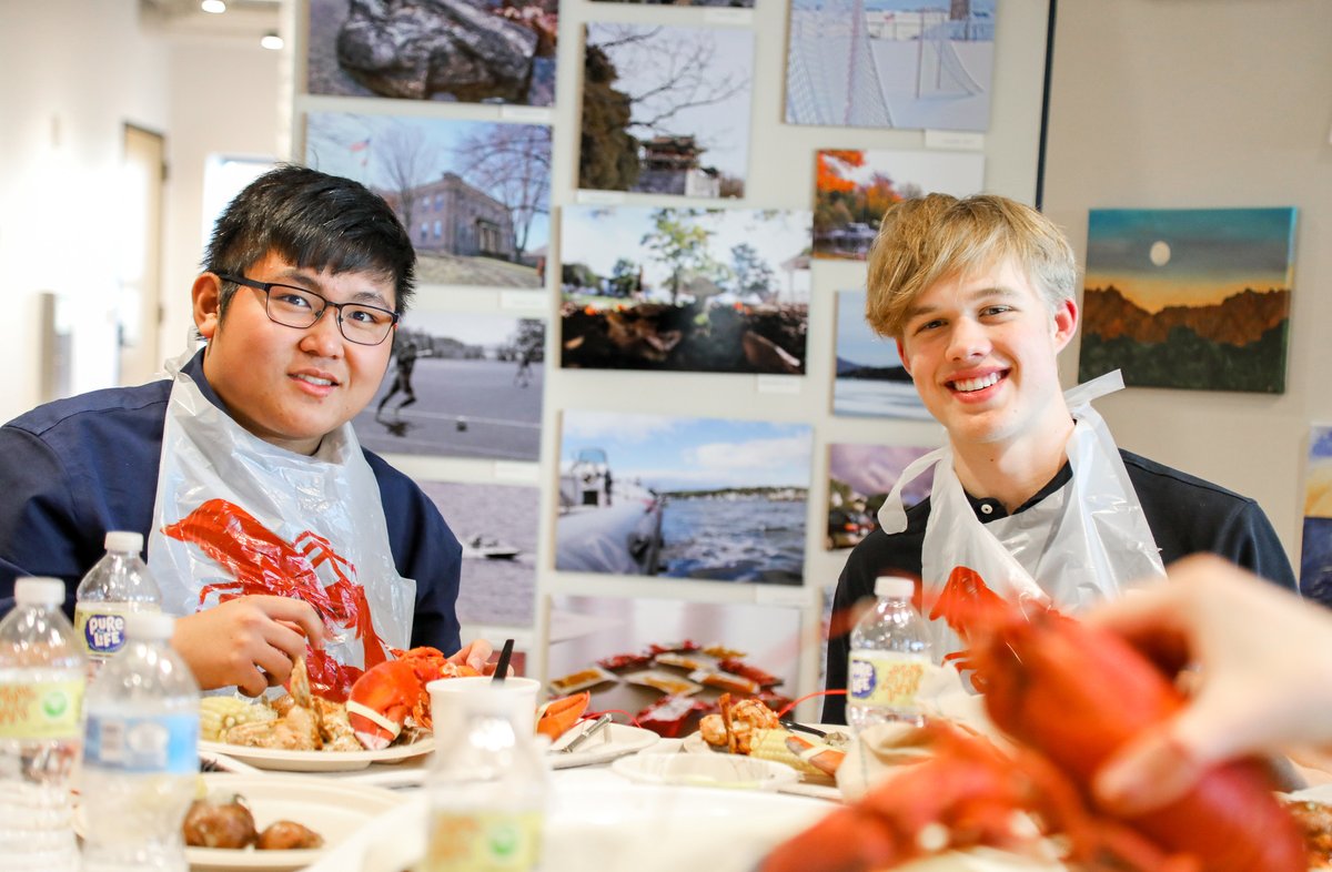 BrewsterAcademy's tweet photo. Celebrations for the Class of 2022 kicked off last week in Grayson Student Center with our annual Future Alumni Dinner. Special thanks to Alexis Pappas ’88 for generously donating the lobster! More photos here: https://t.co/YCLDgdqknq 

#BrewsterAcademy  #BrewsterAlum https://t.co/5YOlW39cXW