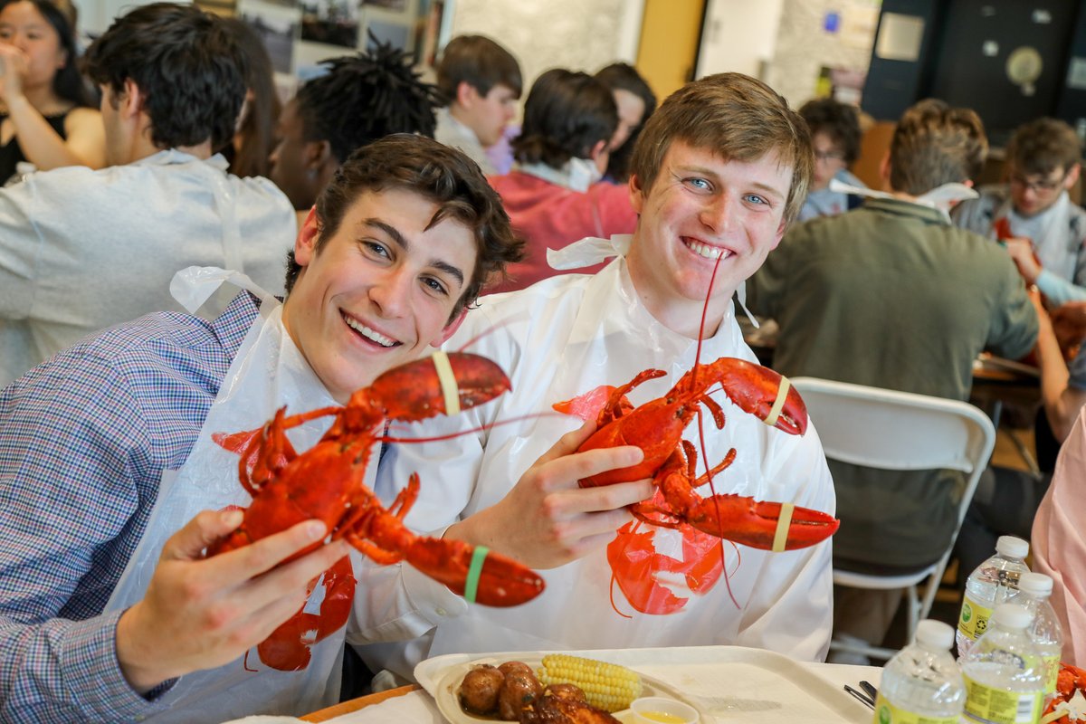 BrewsterAcademy's tweet photo. Celebrations for the Class of 2022 kicked off last week in Grayson Student Center with our annual Future Alumni Dinner. Special thanks to Alexis Pappas ’88 for generously donating the lobster! More photos here: https://t.co/YCLDgdqknq 

#BrewsterAcademy  #BrewsterAlum https://t.co/5YOlW39cXW