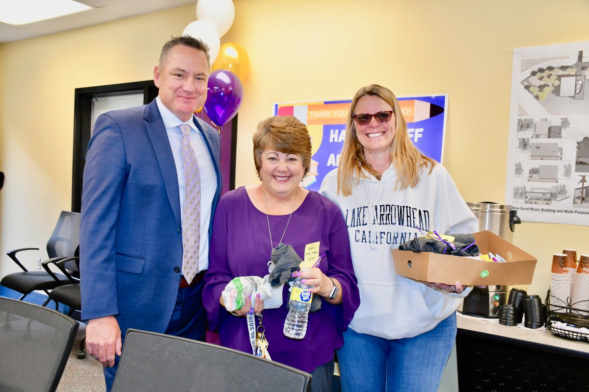 WVUSD_Tweet's tweet image. WVUSD Thinks You’re T-RRIFIC! Supt. Dr. Taylor, Board Member Helen Hall &amp;amp; Team celebrate Staff Appreciation Week at @DiamondBarHS1 today with breakfast burritos and t-shirts. #WVUSD52 #ReconnectRestoreReimagine
