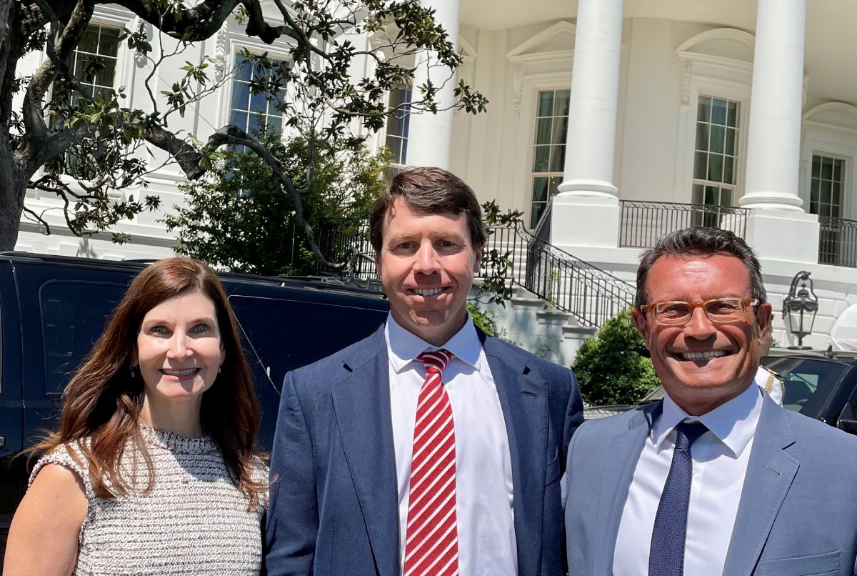CoxEnterprises's tweet photo. Cox Enterprises Chairman &amp; CEO Alex Taylor and Cox Communications President Mark Greatrex visited the White House yesterday to announce a partnership around the Affordable Connectivity Program, which makes high-speed internet more affordable to households across the country. https://t.co/EJc4Gtd51E