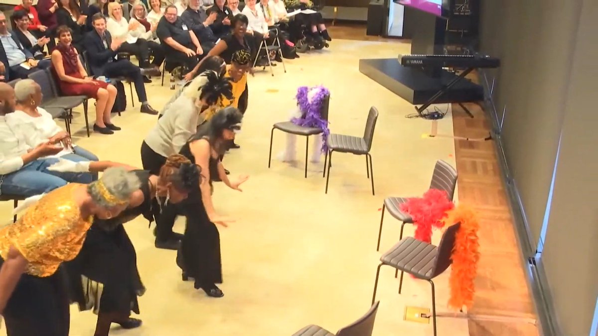 vicstasiuk's tweet image. Hey, @KathyConnect here are some great examples of regional arts councils providing funding for Creative Aging programs in the U.S. bit.ly/3kWhNrF from @lifetimearts. How the arts foster healthy aging. 

#creativeaging #agingreversal #letskeepmovingandgrowing