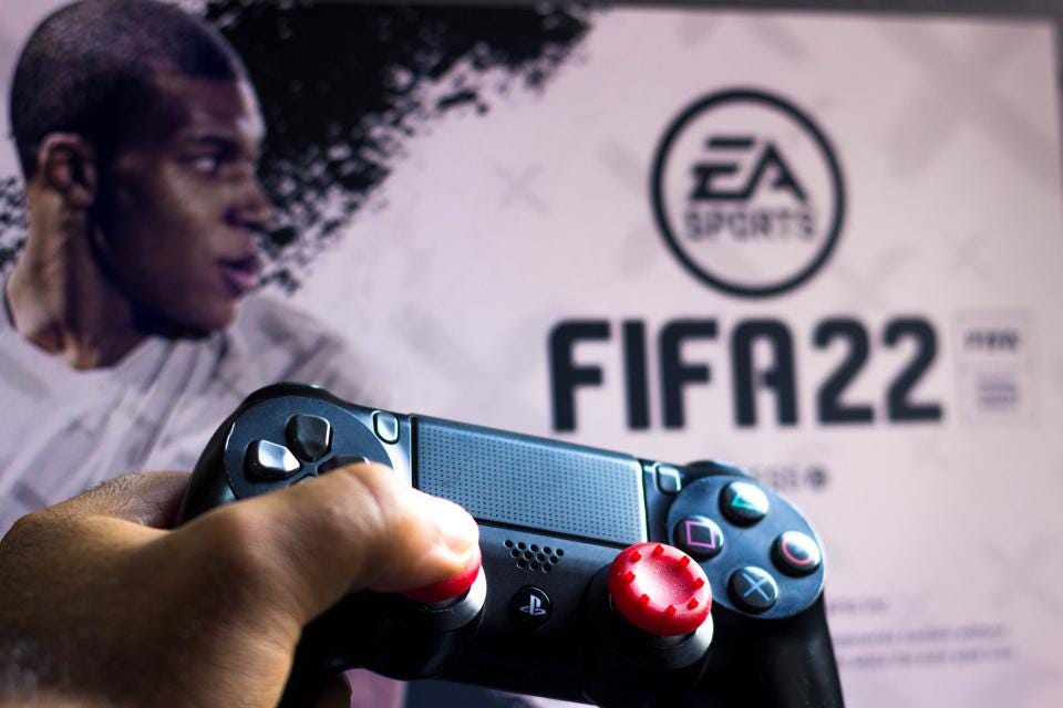DoberreEnt's tweet photo. Fifa: EA Sports to break away from the football body #doberreent https://t.co/8lUa6QjSnb https://t.co/RFFUbWqXlc