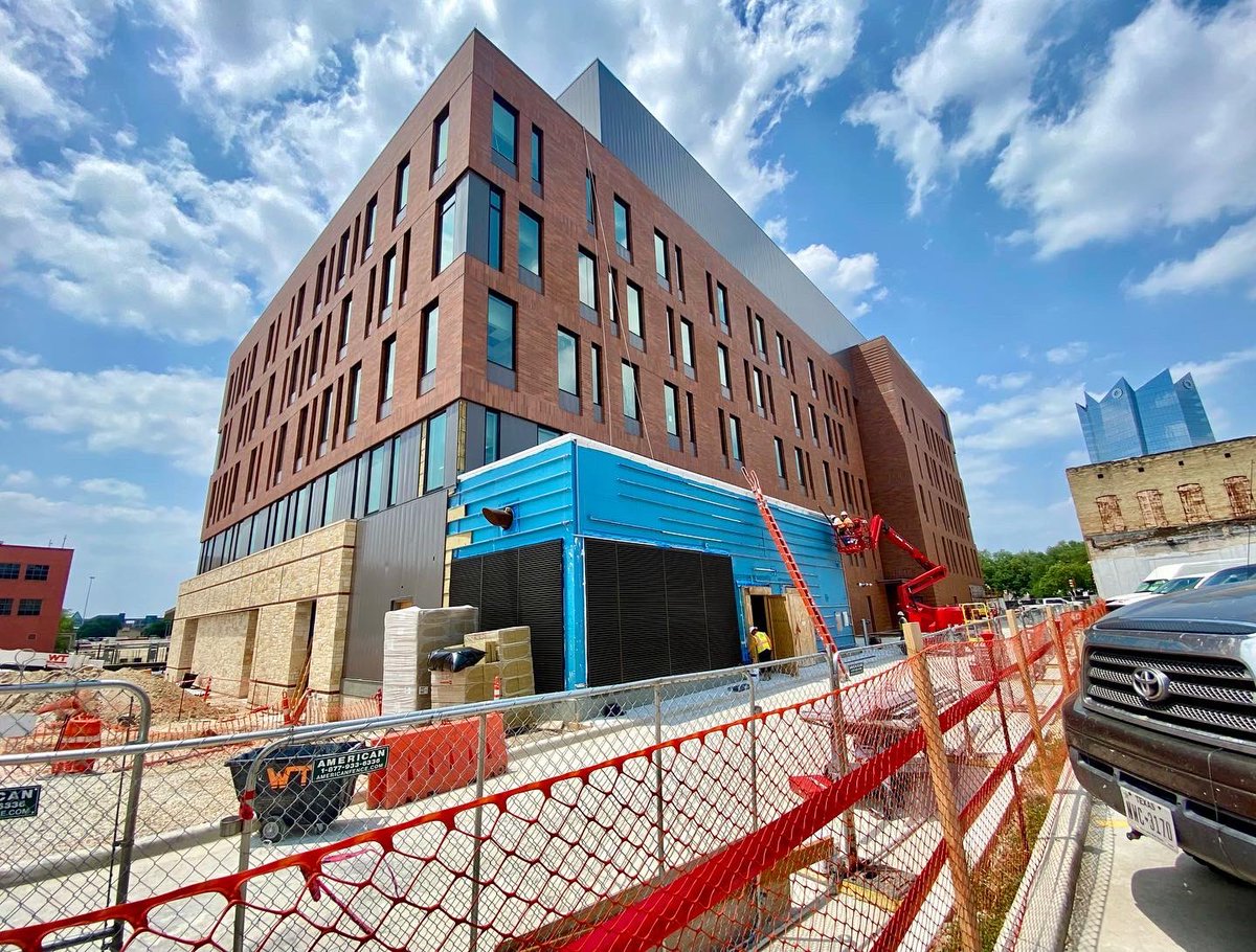 utsacaicc's tweet image. The view from the other side of the home of #UTSA School of Data Science downtown #SanAntonio
From any view = 🔥🤩
#SDSData #datscience