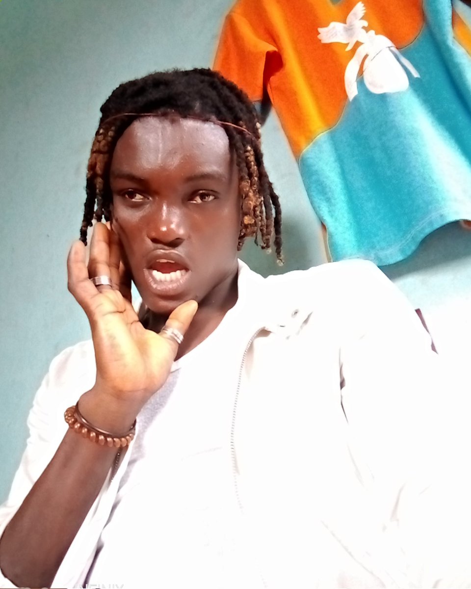 JOHNSTARBOBO1's tweet photo. If I dey get problem na money oh please don't leave me alone your grace and your blessing is all am asking for 🙏🙏🙏 the world are waiting for me out there bless my hustle #STARBOBO1 #JOHNSTARBOBO1PAGE #YOUNGARTIST #Musicboy https://t.co/Kq9jgQ67Os