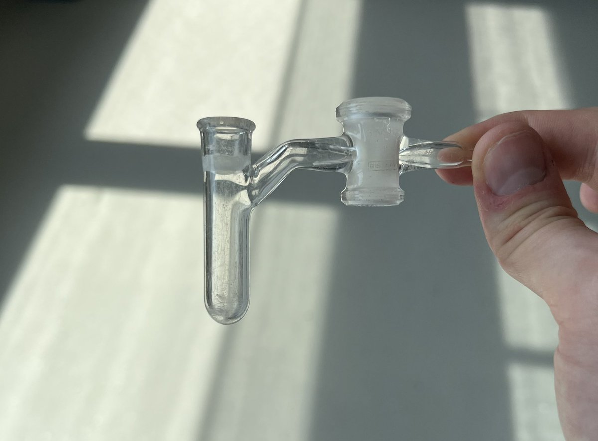 Found a Schlenk eppi from the previous group in our new lab at <a href="/UniFAU/">FAU Erlangen-Nbg</a> So cute! 😅