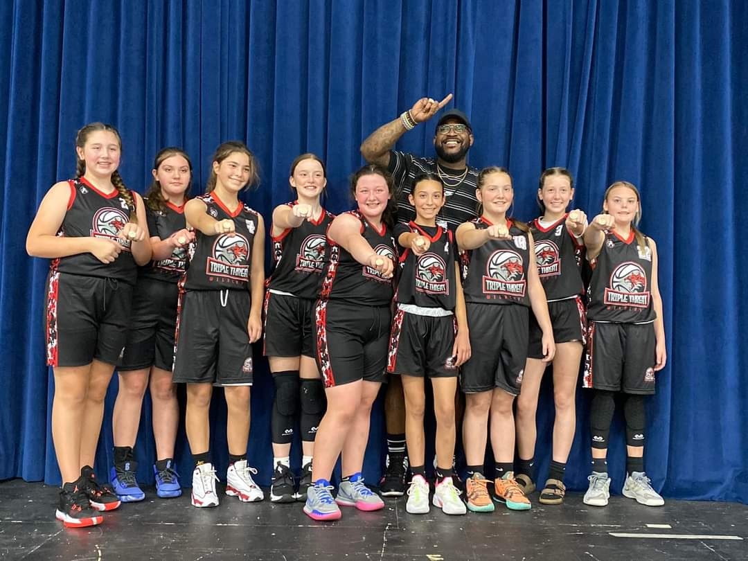 RMimsBasketball's tweet photo. Triple Threat Wildcat 6th grade ladies🖤 https://t.co/KbfYdXFOau