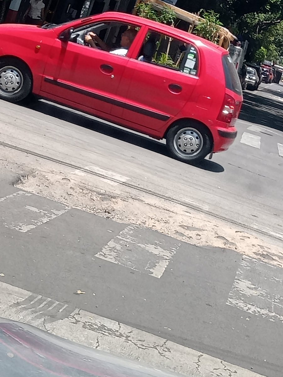 Hoy son 15 días ... #Bache esquina de Colima y Frontera Roma Norte #06700 <a href="/SandraCuevas_/">Sandra Cuevas</a> <a href="/LaRomaDF/">Colonia Roma 🚲</a> <a href="/vamosalaroma/">VAMOS A LA ROMA</a> <a href="/AlcCuauhtemocMx/">Alcaldía Cuauhtémoc</a> ccp <a href="/C5_CDMX/">C5 CDMX</a> <a href="/OVIALCDMX/">OVIAL_SSCCDMX</a>