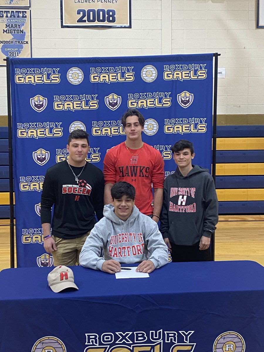 CJLazzara_'s tweet photo. Proud to be playing my next 4 years with my HS teammates. @UofHartford  Let’s go! @HartfordMSOC @fcgippers  @CastrovinciNick @AnthonySansone0 @LoganCr55935729 @class_04 @BrianDeakyne https://t.co/fQgGm2B3KC